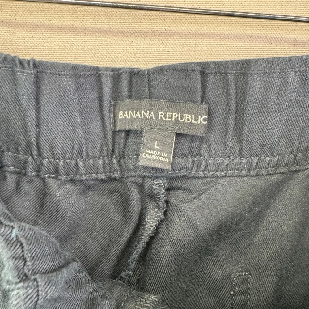Banana Republic Pull On Crop Pants L Black Linen Lyocell Minimalist Utility